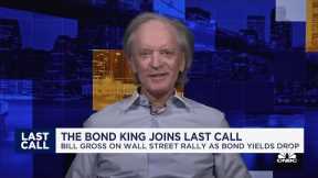 Auto loan delinquencies indicate the consumer is falling behind, says PIMCO Co-Founder Bill Gross