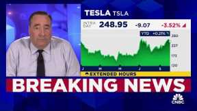 Tesla stock slips after it reports 462,890 total deliveries during the third quarter